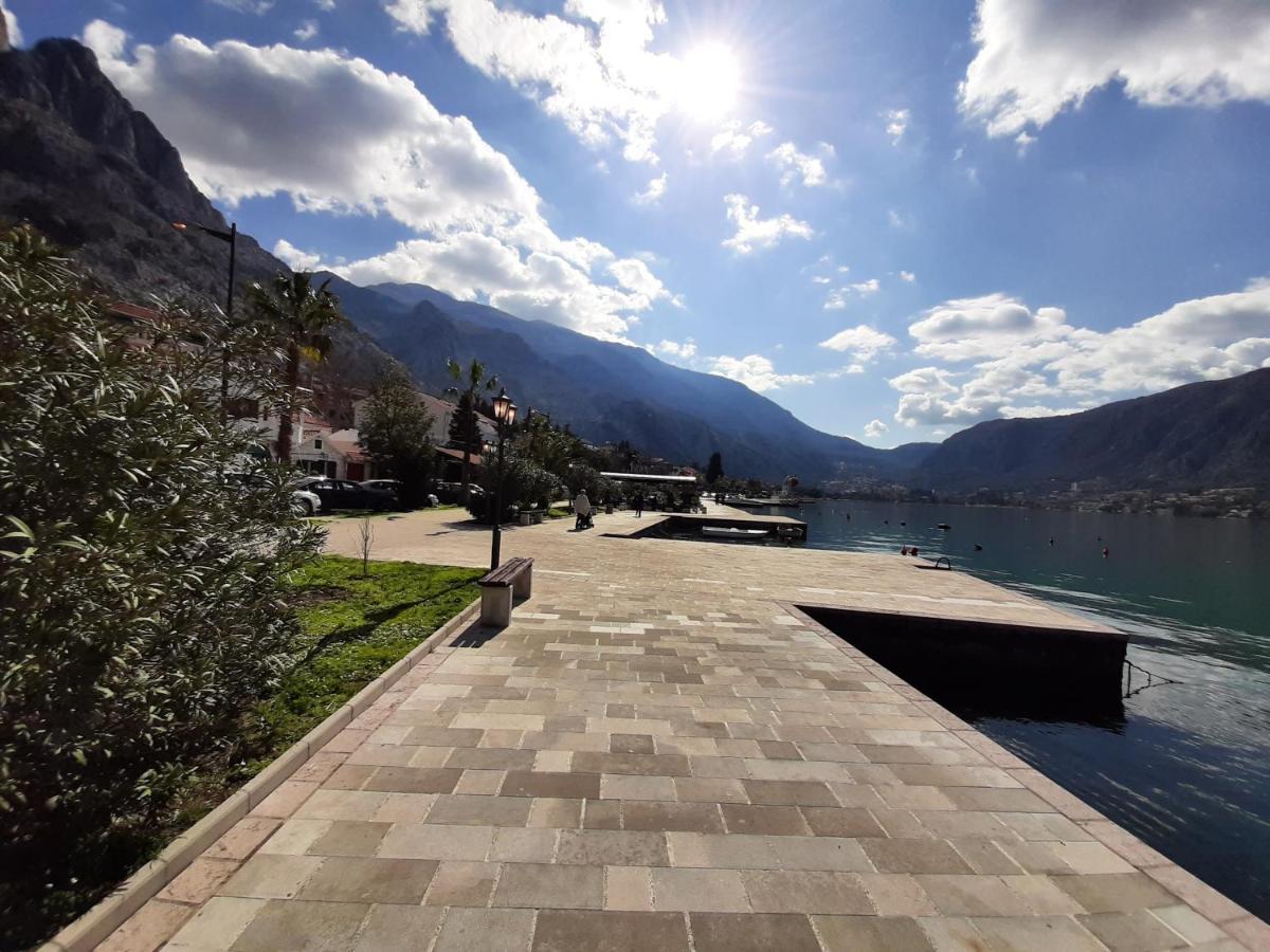 Maritimo Di Cattaro****Lux Apartment With Garage Екстер'єр фото